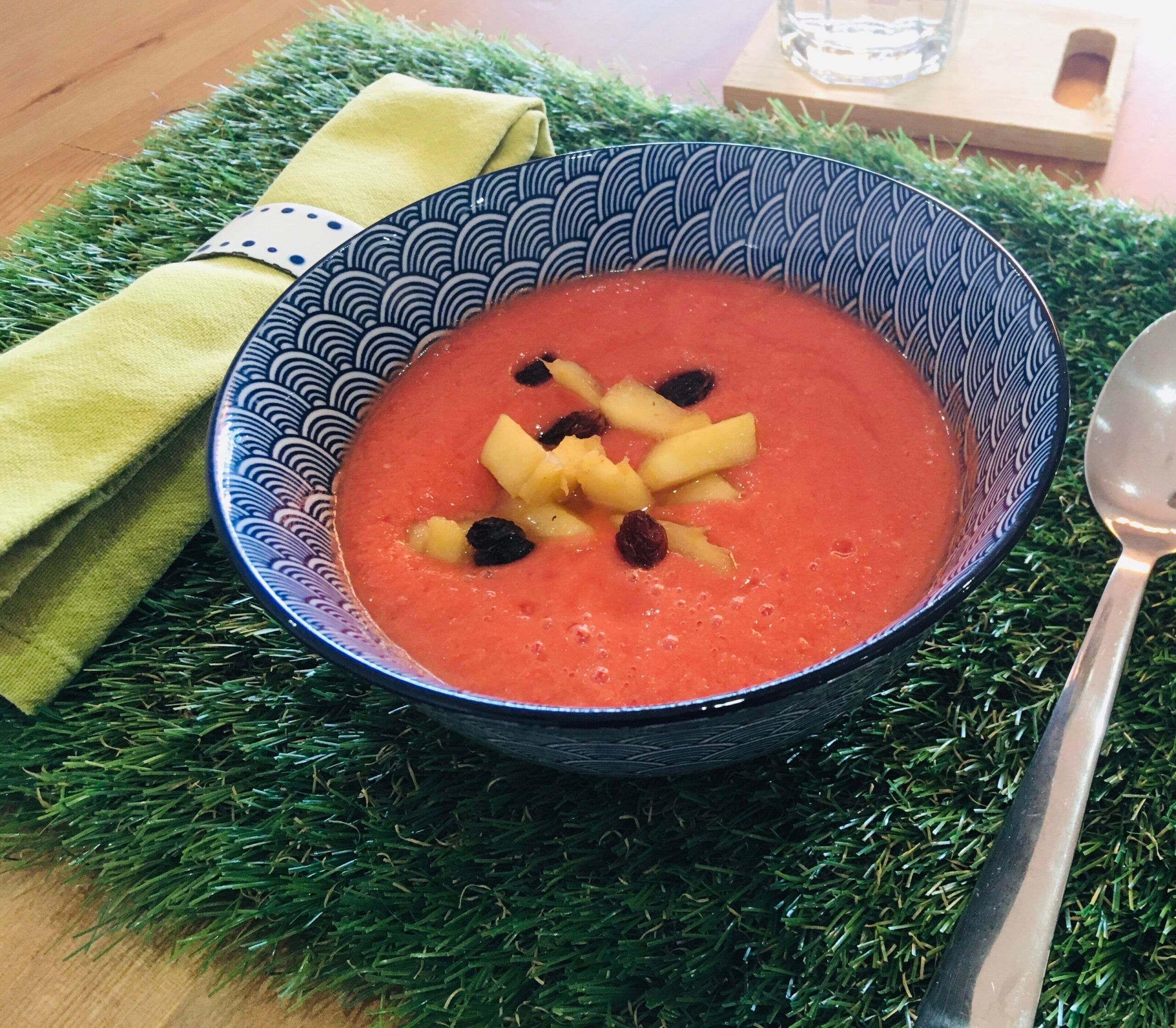 Salmorejo con crunchy de manzana