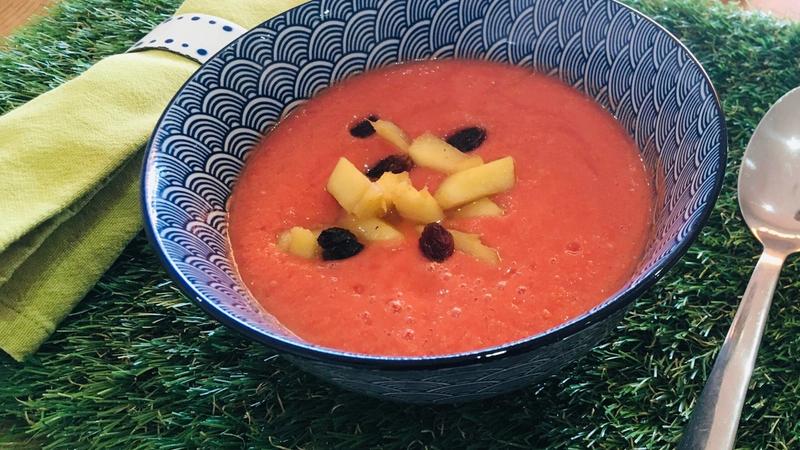 Salmorejo con crunchy de manzana