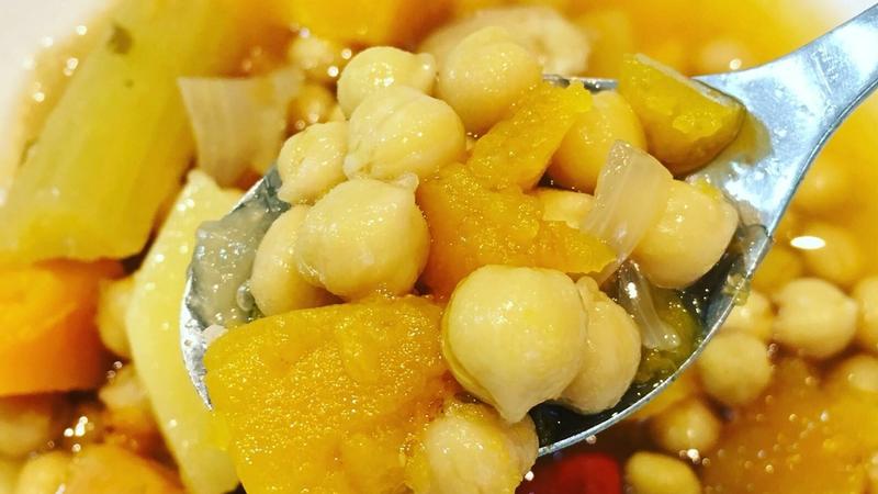 ¡Viva el cuchareo! Garbanzos con calabaza