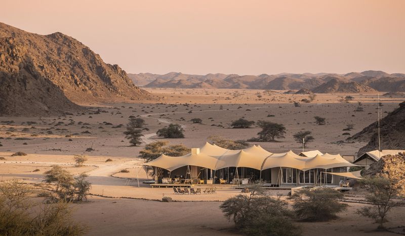 Die verlassene Landschaft rund um Hoanib Skeleton Coast Camp in Namibia