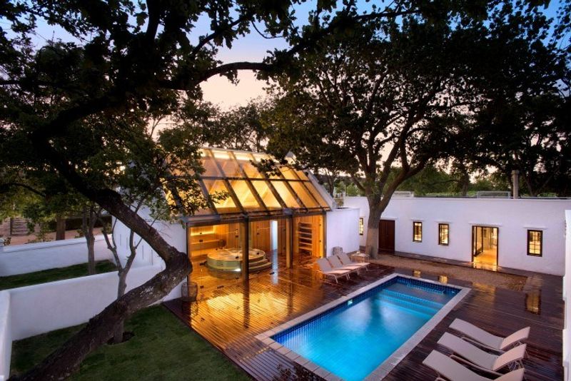 Der Außenbereich des Spas von Babylonstoren bei Franschhoek