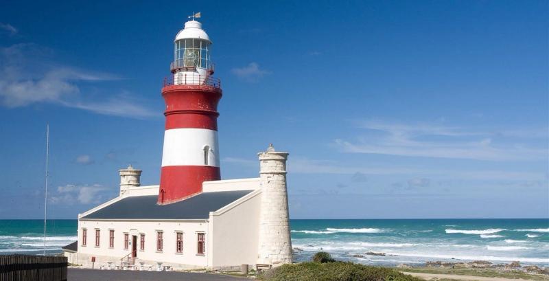 Der Cape Agulhas Leuchtturm in Südafrika