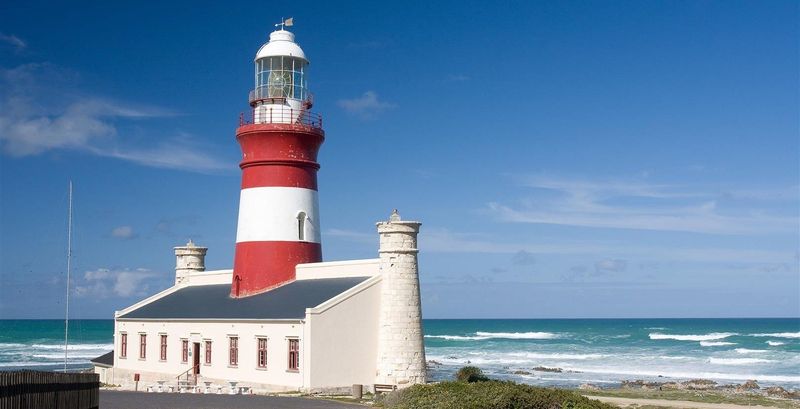 Der Cape Agulhas Leuchtturm in Südafrika