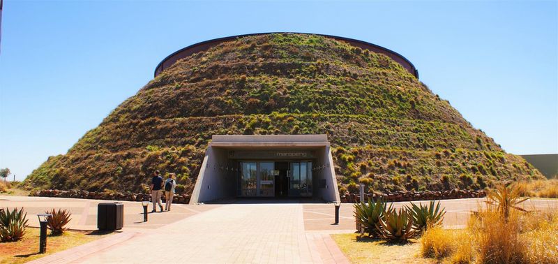 Die Wiege der Menschheit ist ein geschichtlich wichtiges Reiseziel in Südafrika
