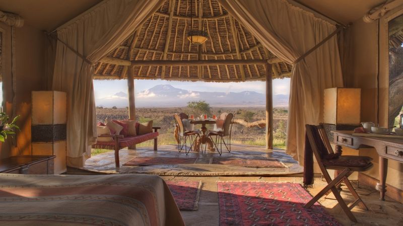 Aussicht von einem der luxuriösen Zelte des Tortilis Camp in Kenia