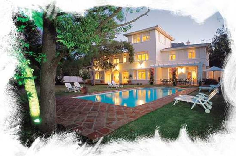 Win with Rhino Africa and Summerwood Guesthouse