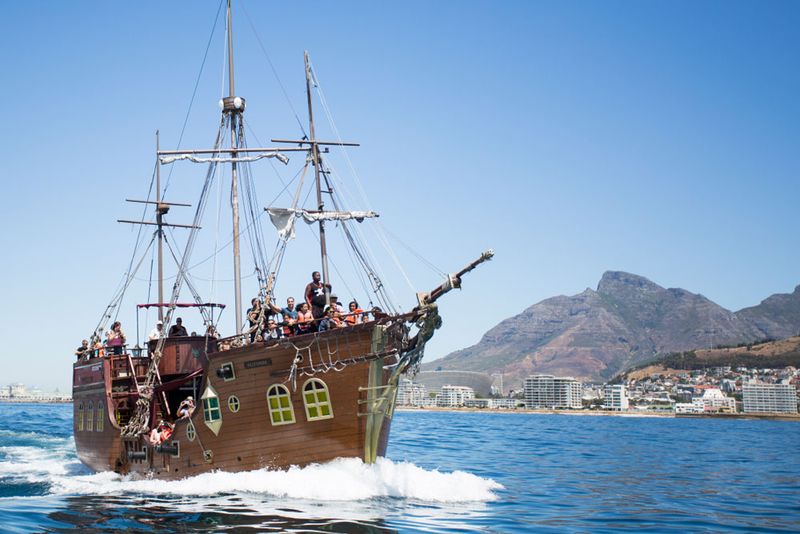 Jolly Roger Piratenboot