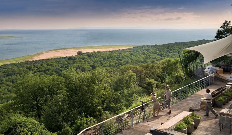Ausblick von der Bumi Hills Lodge in Simbabwe