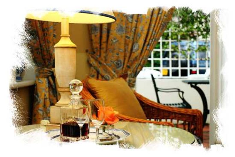 Win with Rhino Africa and Summerwood Guesthouse
