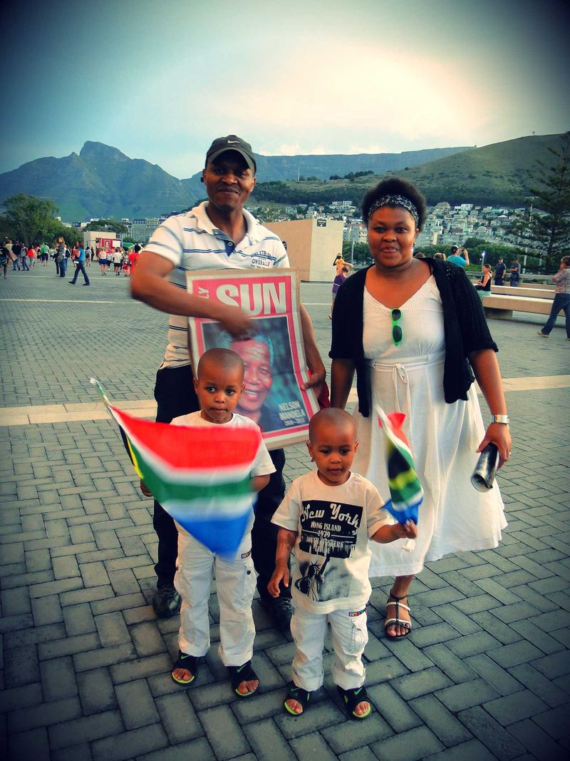 Cape Town Pays Tribute to Mandela