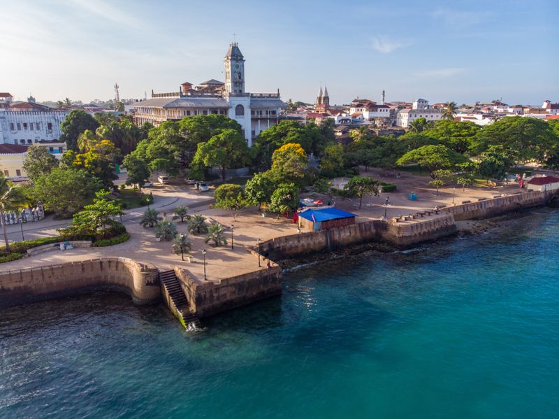 Blick auf die historische Stadt Stone Town in Sansibar