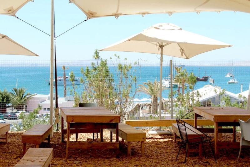 A bela vista do mar do mercado de Oranjezicht