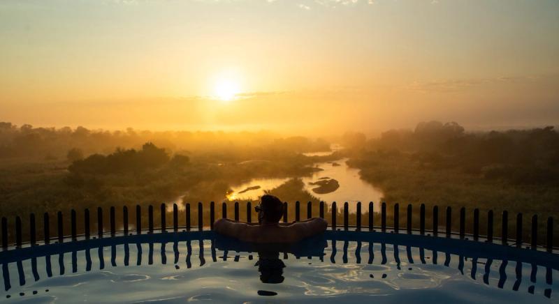 Sunset swimming pool session - enjoy safari minimalism with Rhino Africa