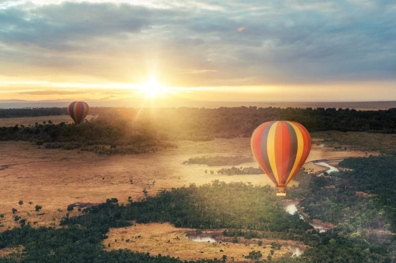 Savour a hot air balloon ride on your African safari honeymoon