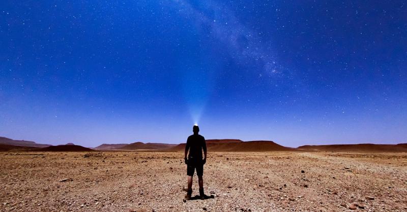 Zitate, die Fernweh nach Afrika verursachen: Urlauber in der Wüste