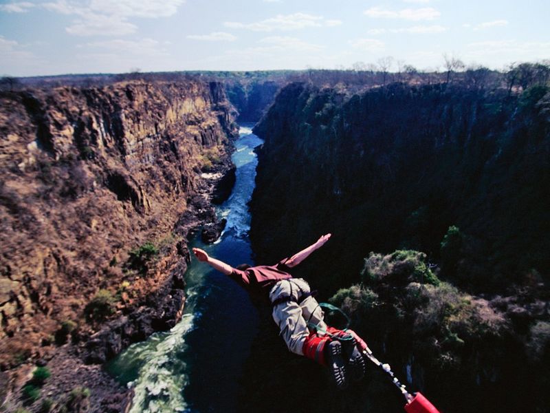 bungee-jumping-victoria-falls-zimbabwe