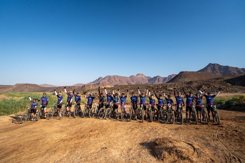 The team of Challenge4ACause riders