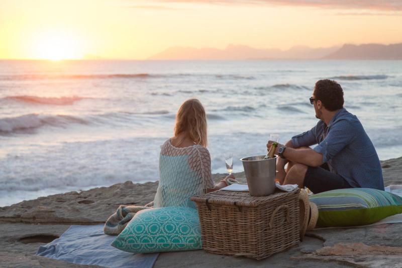 Grootbos picnic by the ocean