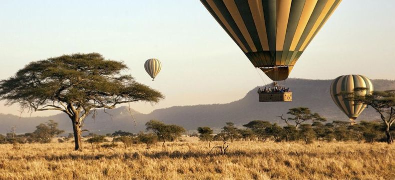 Eine außergewöhnliche Safari in Ostafrika: Heißluftballons über der Savanne in Kenia