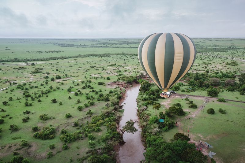 Go on a hot air balloon safari in Tanzania to admire the landscapes and wildlife from above