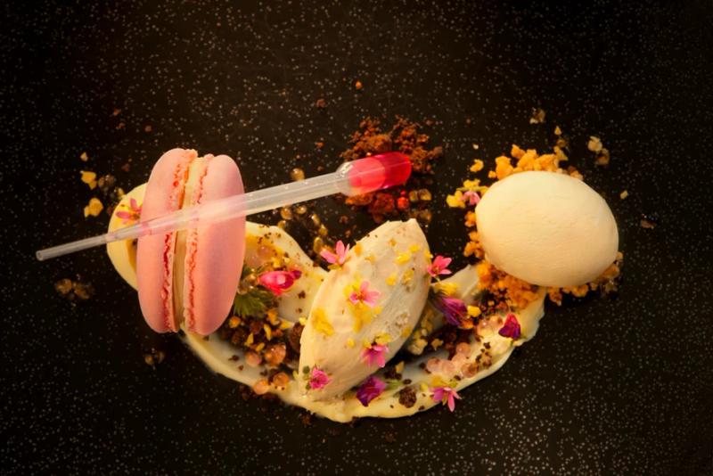 "Art on a plate" for dessert