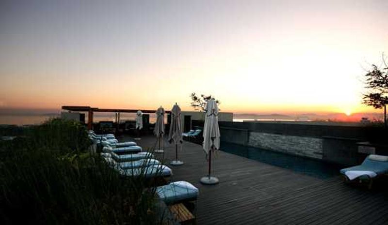 Cape Royale Hotel