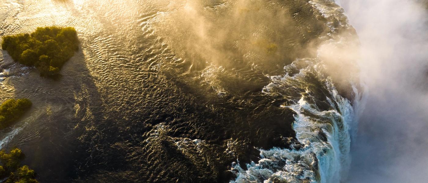 Which Is the Best Side of Victoria Falls? Zimbabwe vs. Zambia