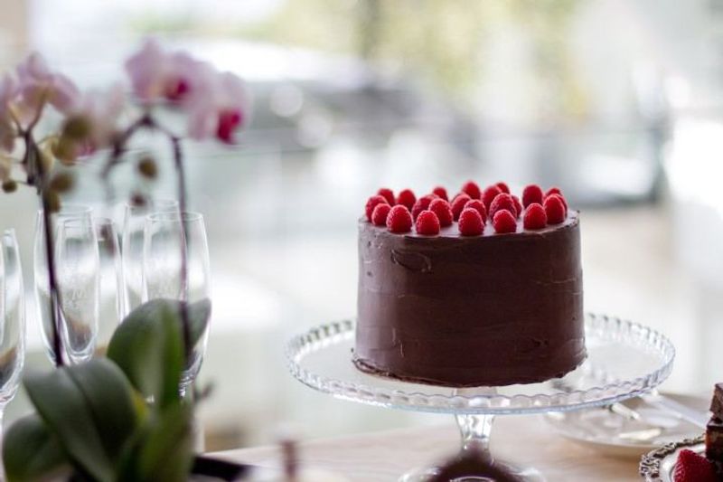 Una tarta de chocolate con frambuesas para finalizar el High Tea en Mannabay