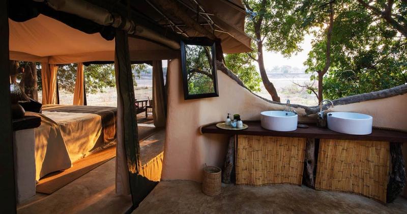 Tena Tena Safari Lodge bathroom