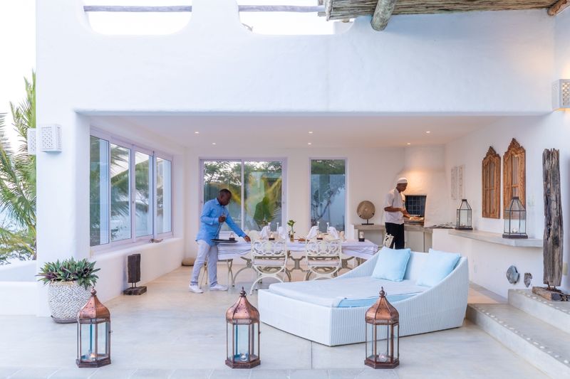 Santorini Mozambique private villa exterior