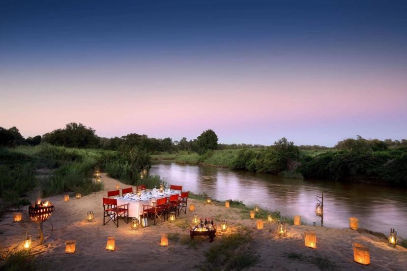 Bush dinner at night at Lion Sands River Lodge