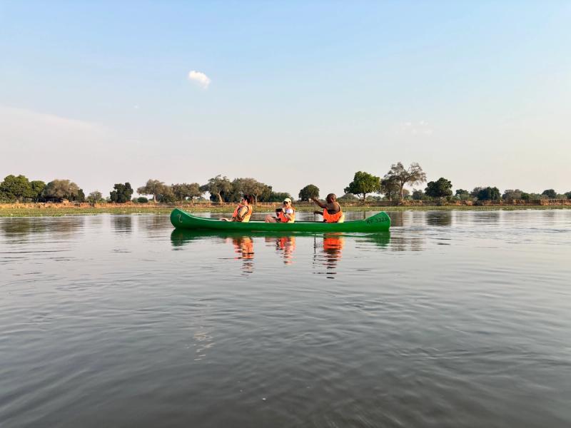 Canoe safari in Mana Pools, Zimbabwe