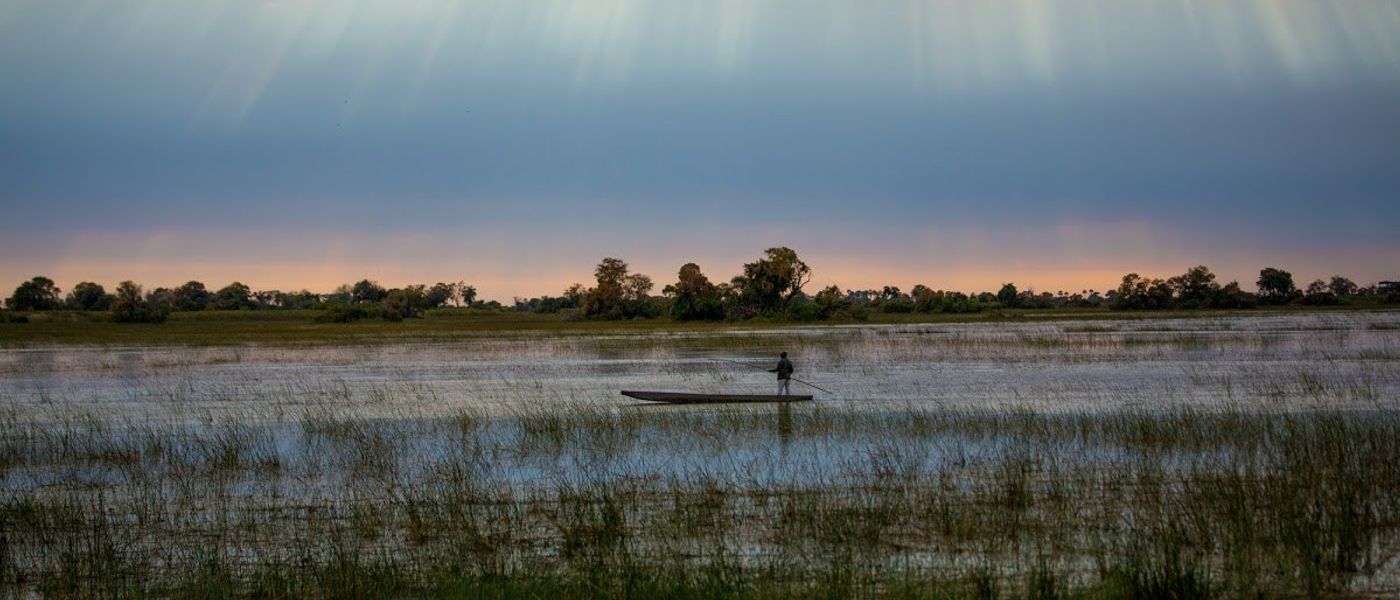 Un safari en mokoro a través de Botsuana