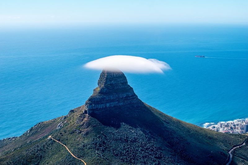 Lion's head recouvert d'un nuage