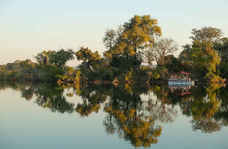 Cruzeiro ao longo do rio Zambeze