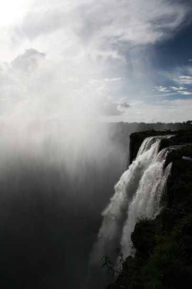 Behind the Lense - Billy Hare