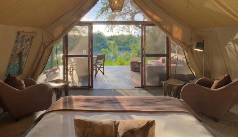 Tented camp room Grumeti Serengeti 