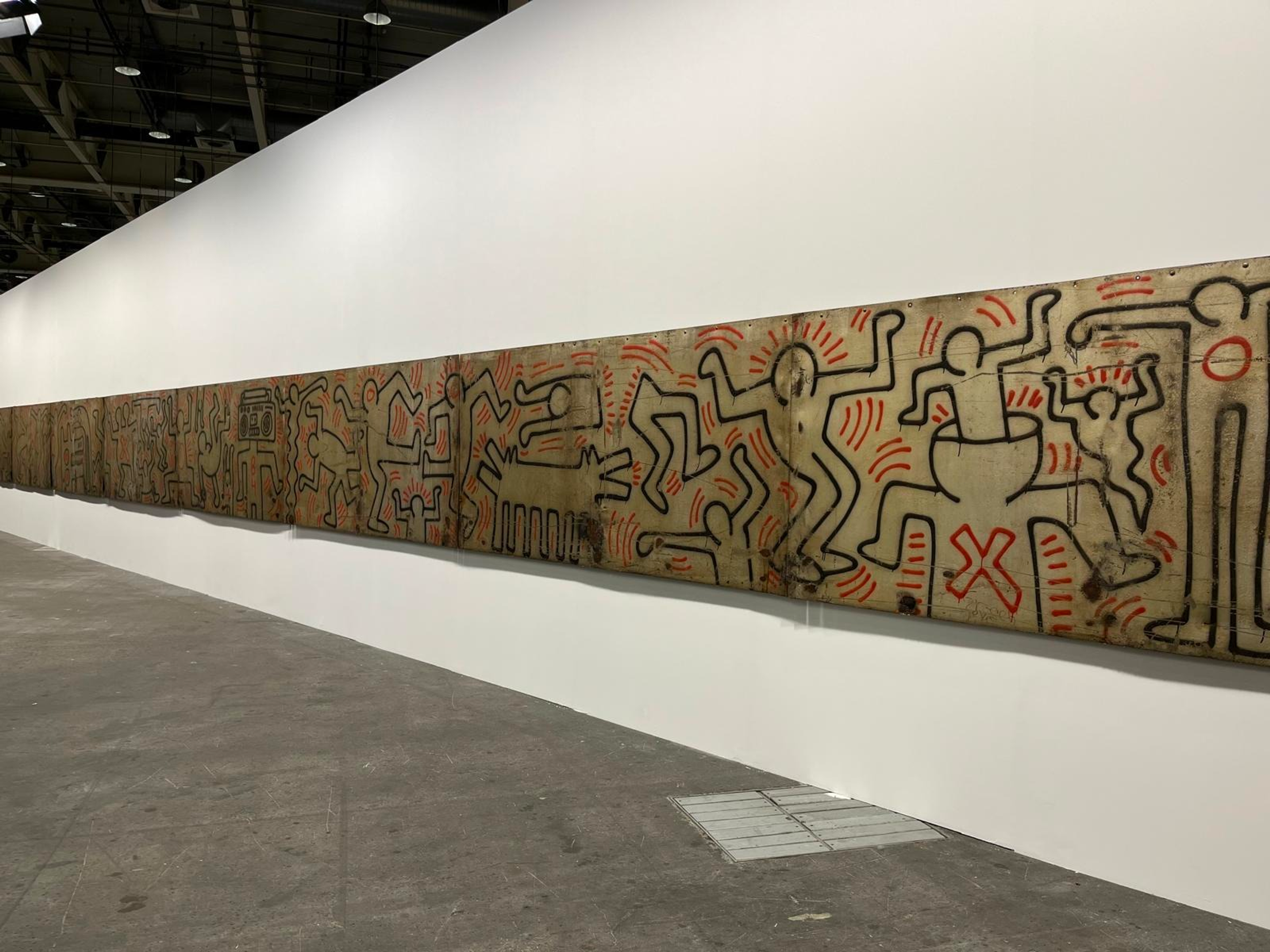 Untitled (FDR NY) #5-22 gathers 18 panels by Keith Haring - Art basel 2024