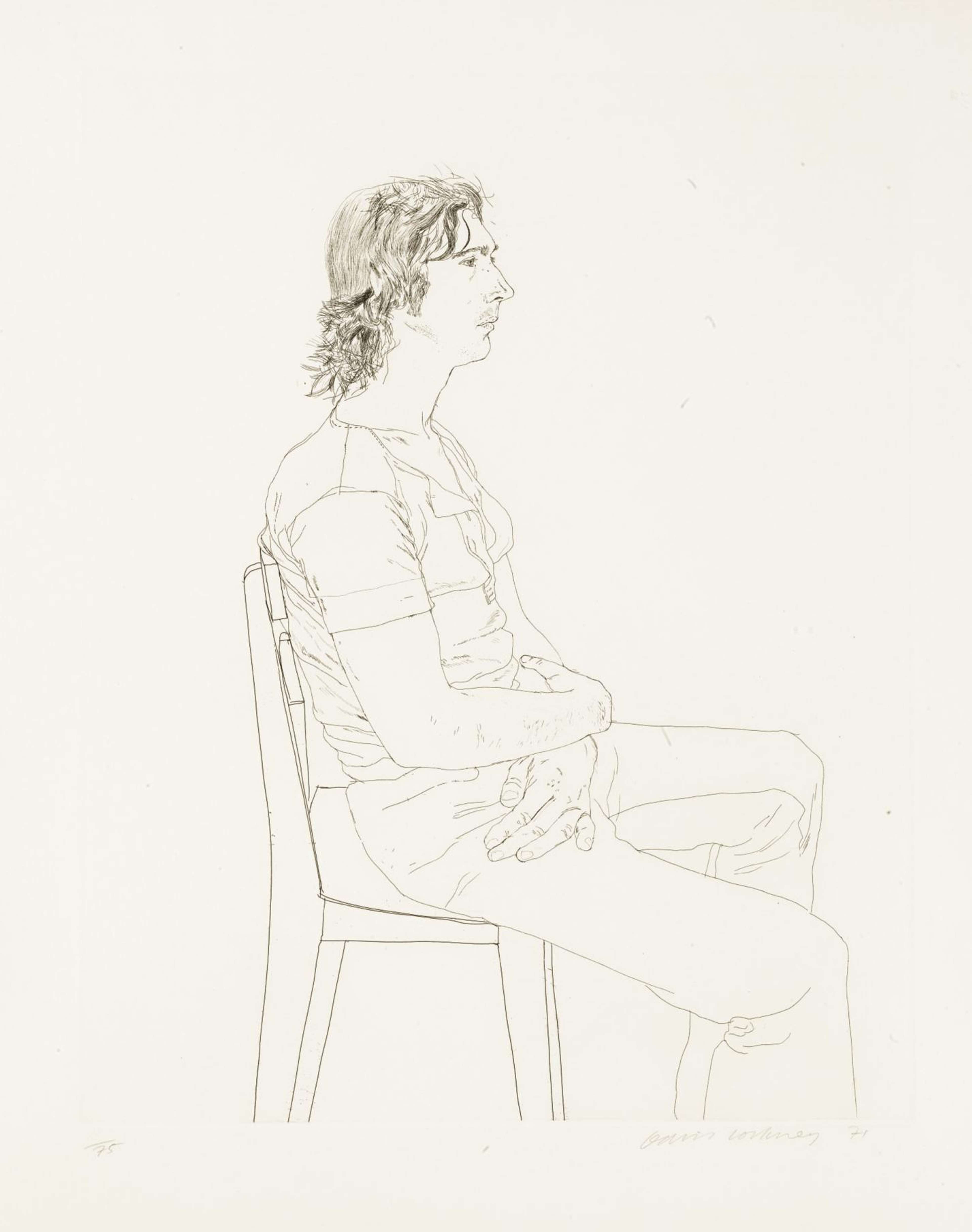 With unparalleled precision, Hockney offers up a side profile of Payne, who is sat in a simple chair – a subject the artist would go on to depict time and time again. With his arms crossed across his stomach, Payne emits a sense of stillness, his dark hair brought out in a series of rough and jagged lines which contrast with his figure.