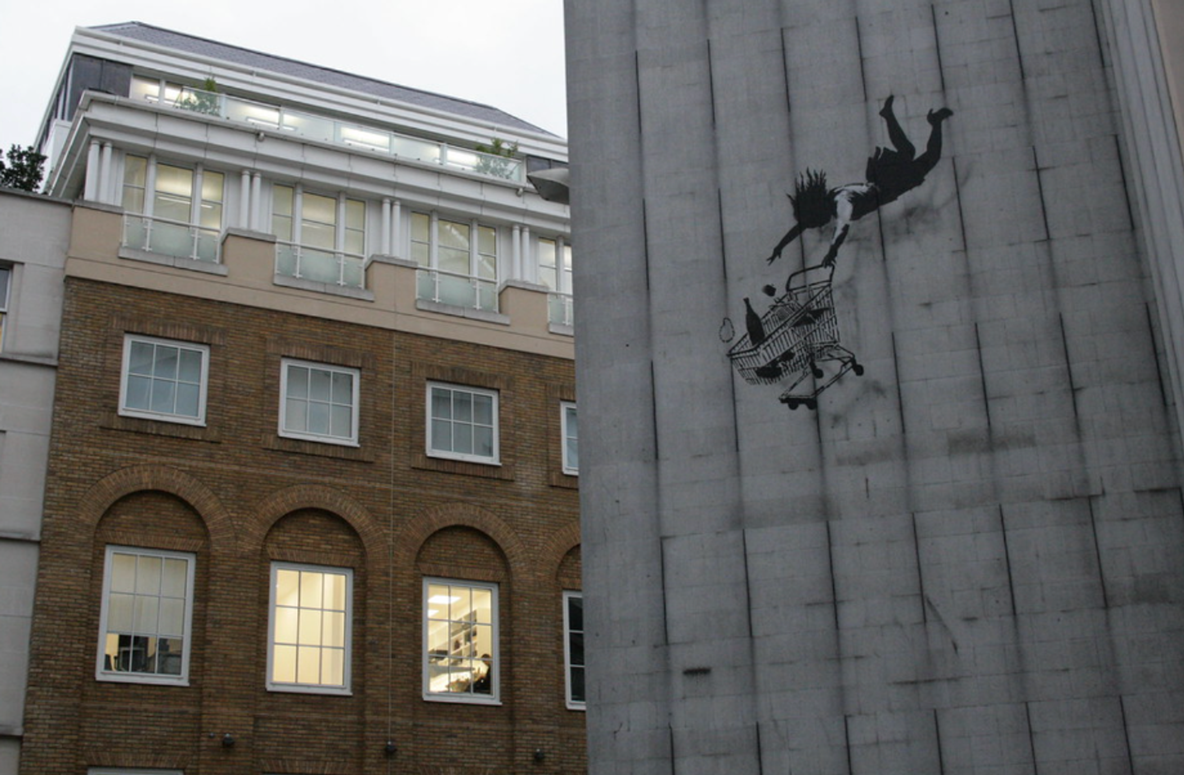 Falling Shopper de Banksy - MyArtBroker