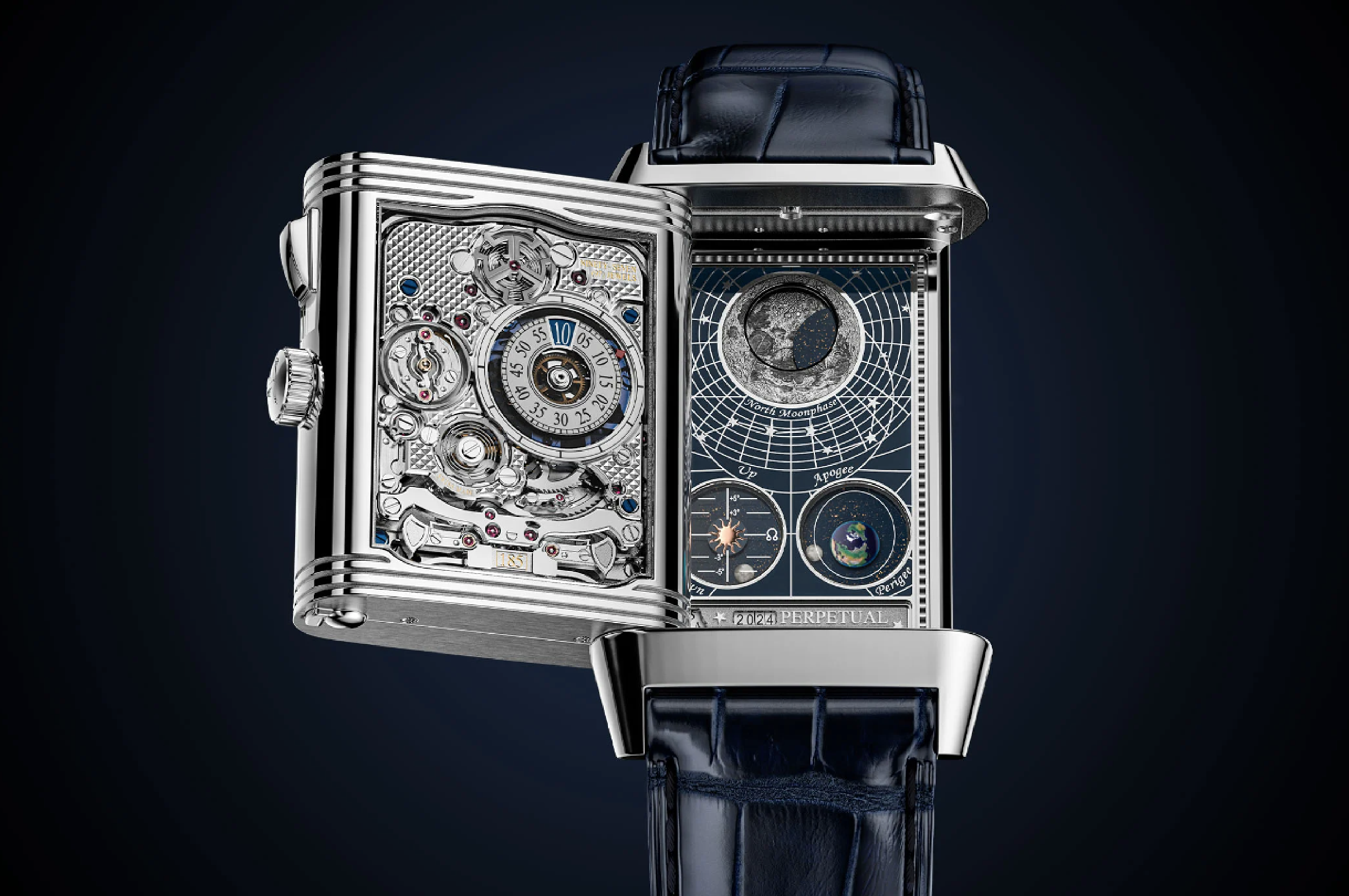 Une Jaeger-LeCoultre Reverso (Hybris Mechanica Calibre 185), lancée pour la première fois en 1931. Le cadran de la montre s'ouvre pour révéler les mécanismes horlogers.