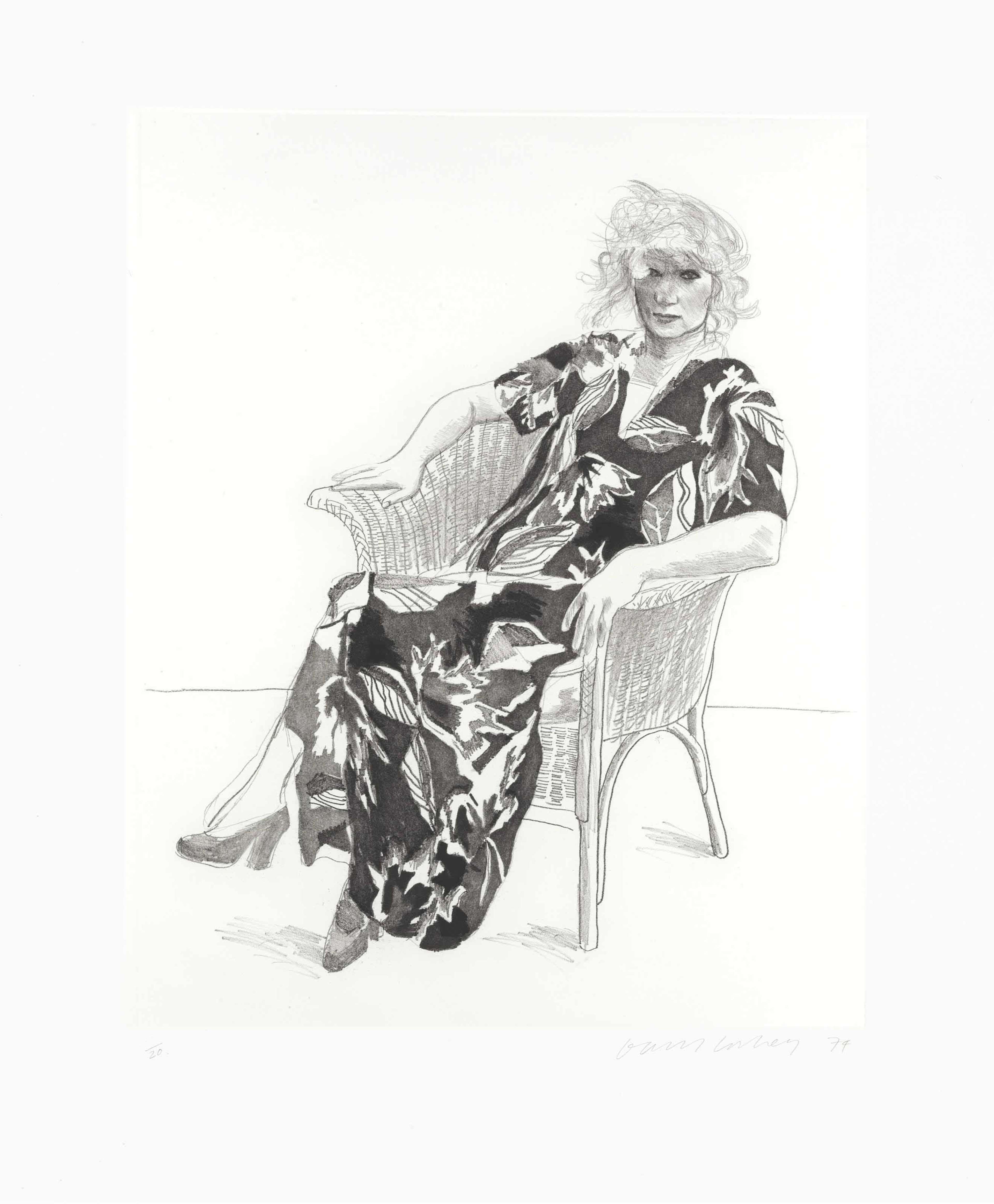 Une eau-forte de David Hockney représentant un modèle féminin vêtue d'une robe à fleurs assise sur une chaise, réalisée à l'encre noire sur fond blanc.