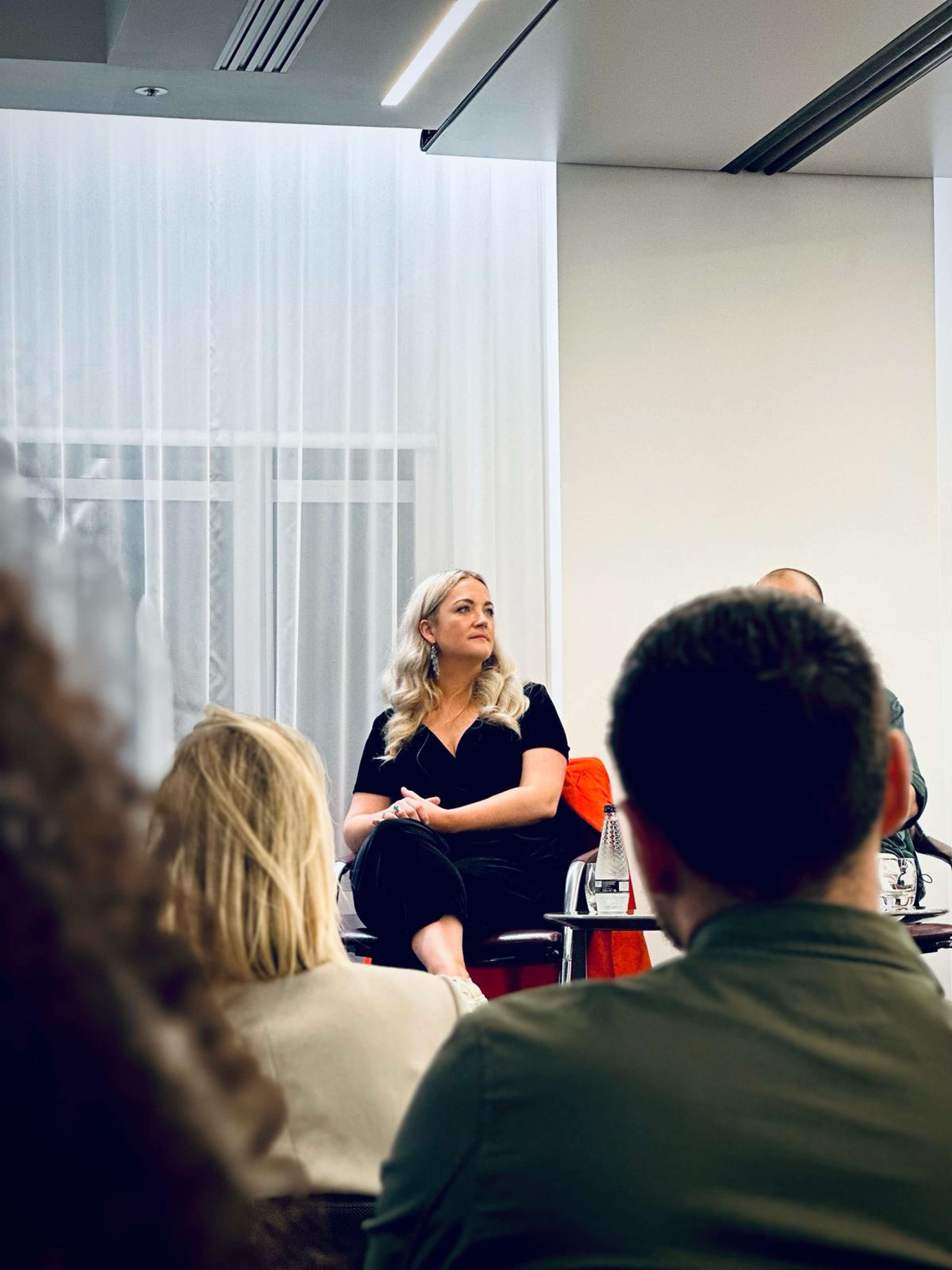 Photographie de Charlotte Stewart, Directrice générale de MyArtBroker