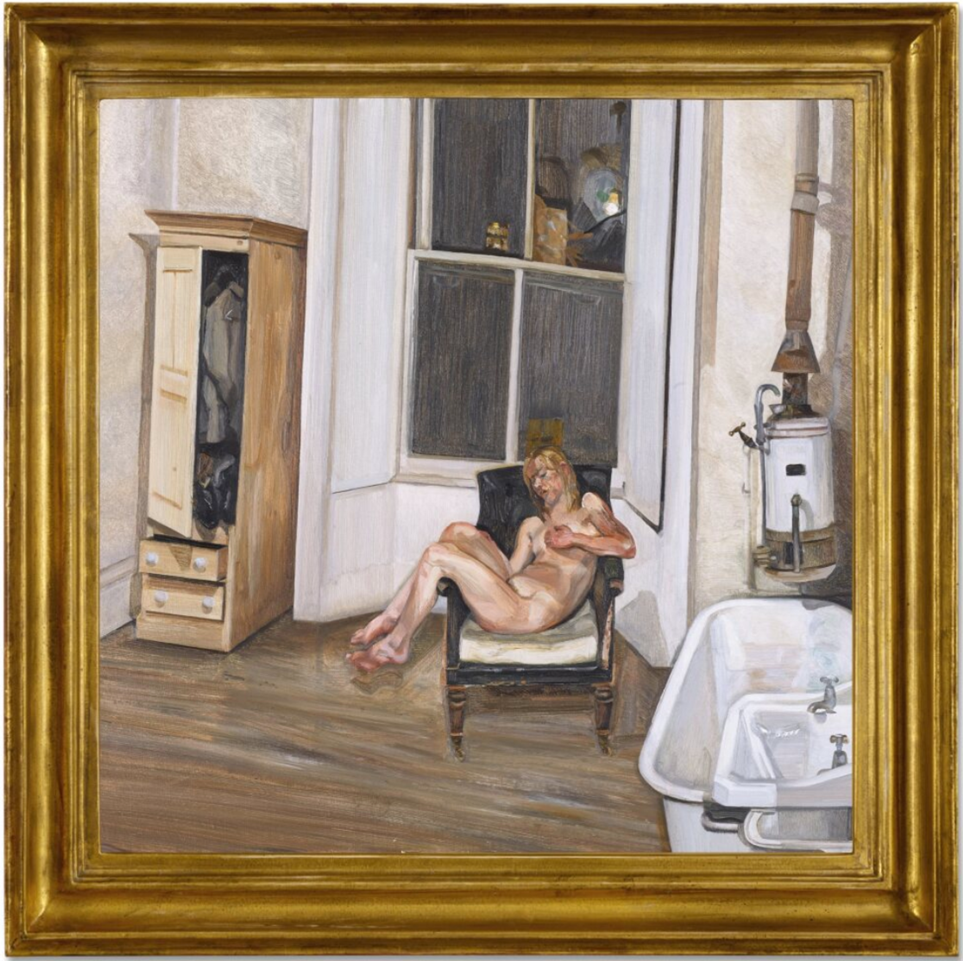 Une huile sur toile de Lucian Freud représentant une femme nue allongée sur un fauteuil.