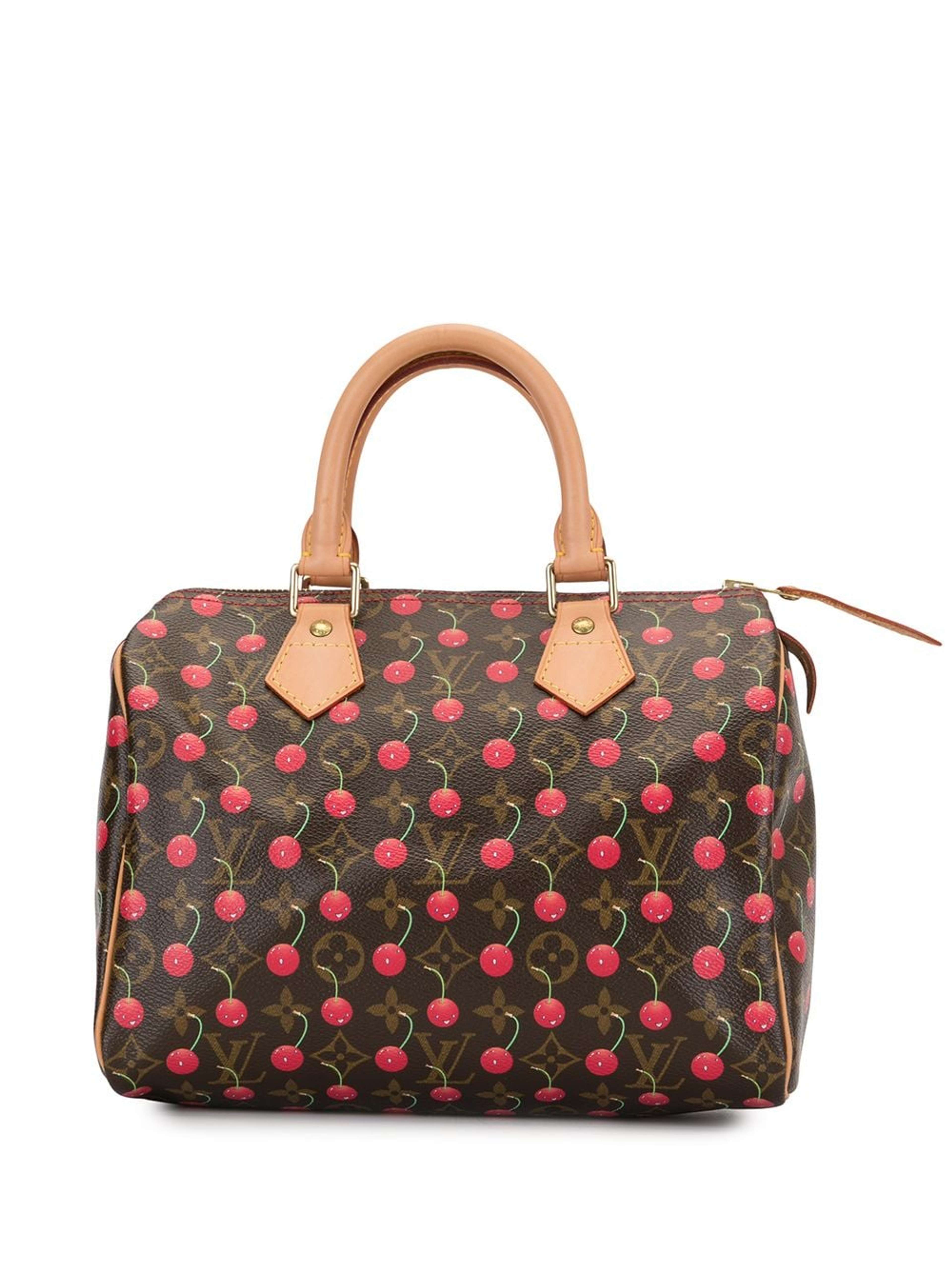 Une image du sac à main Speedy en cerise, créé par l'artiste Takashi Murakami en collaboration avec Louis Vuitton.
