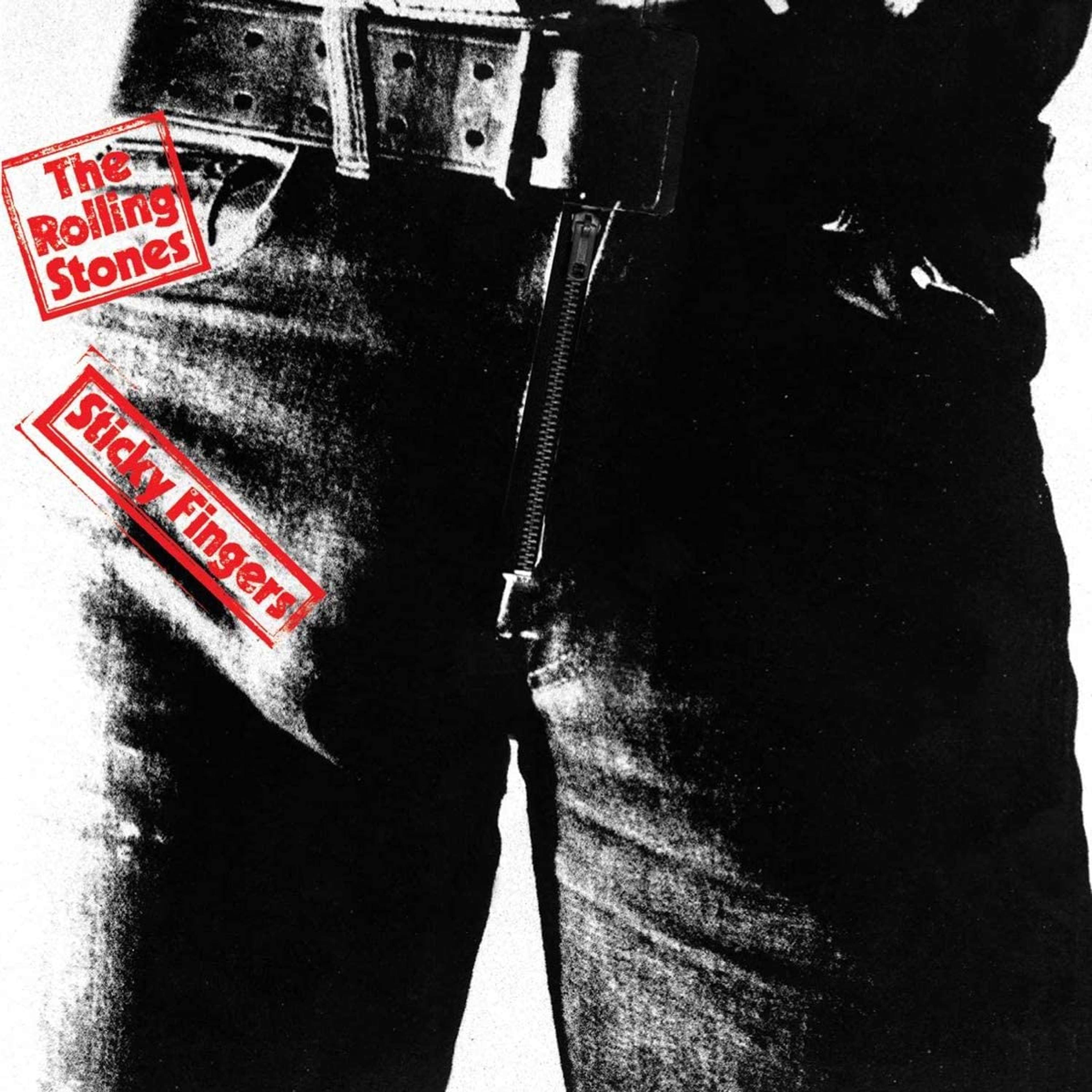 Photographie de la pochette de l'album « Sticky Fingers » des Rolling Stones, réalisée par l'artiste Andy Warhol. Il s'agit d'un cliché en noir et blanc montrant un gros plan de l'entrejambe d'un homme vêtu d'un jean, avec la protubérance d'un pénis visible.