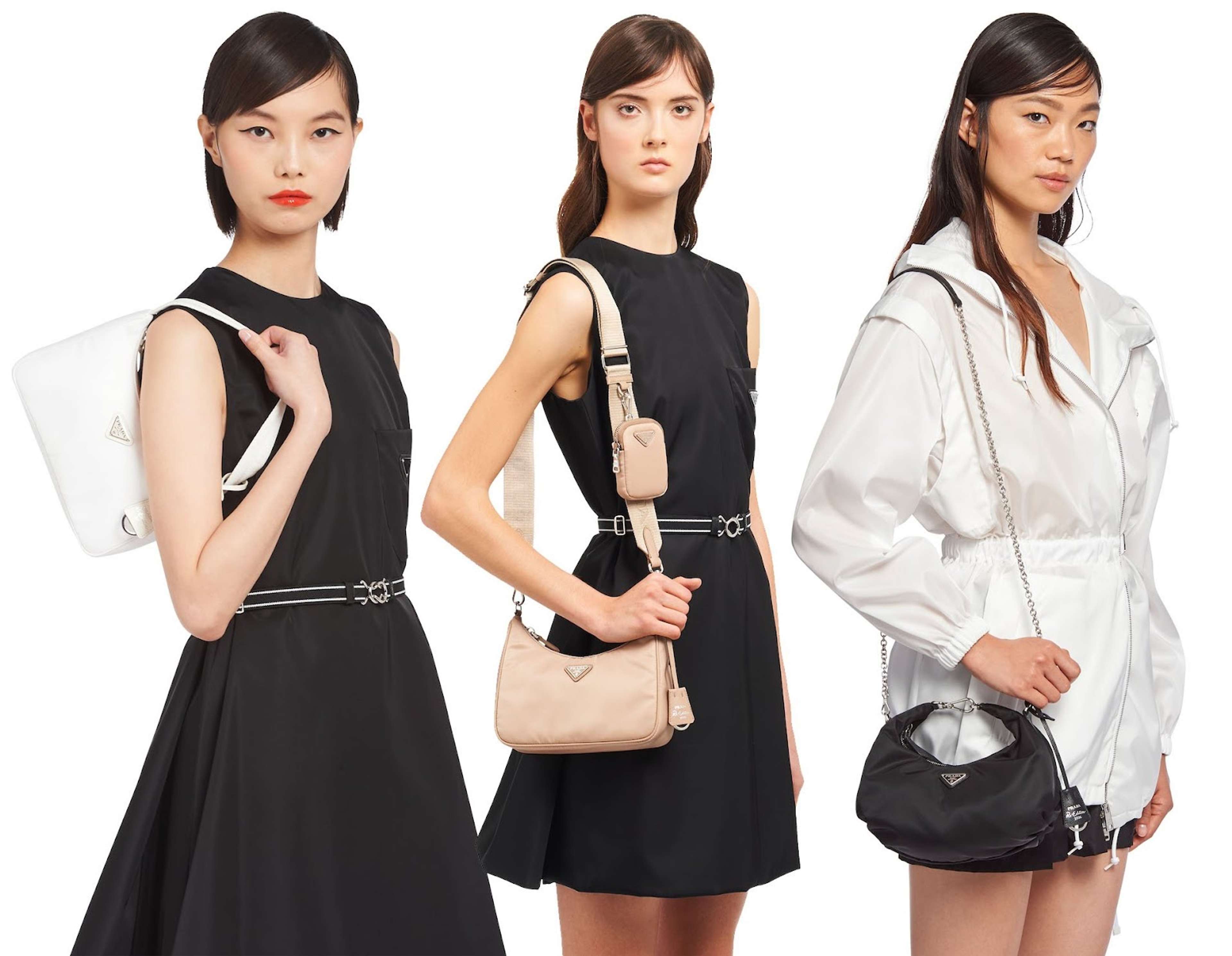 Une image de trois mannequins, tous vêtus de noir et blanc, portant trois versions différentes des sacs en nylon de Prada.