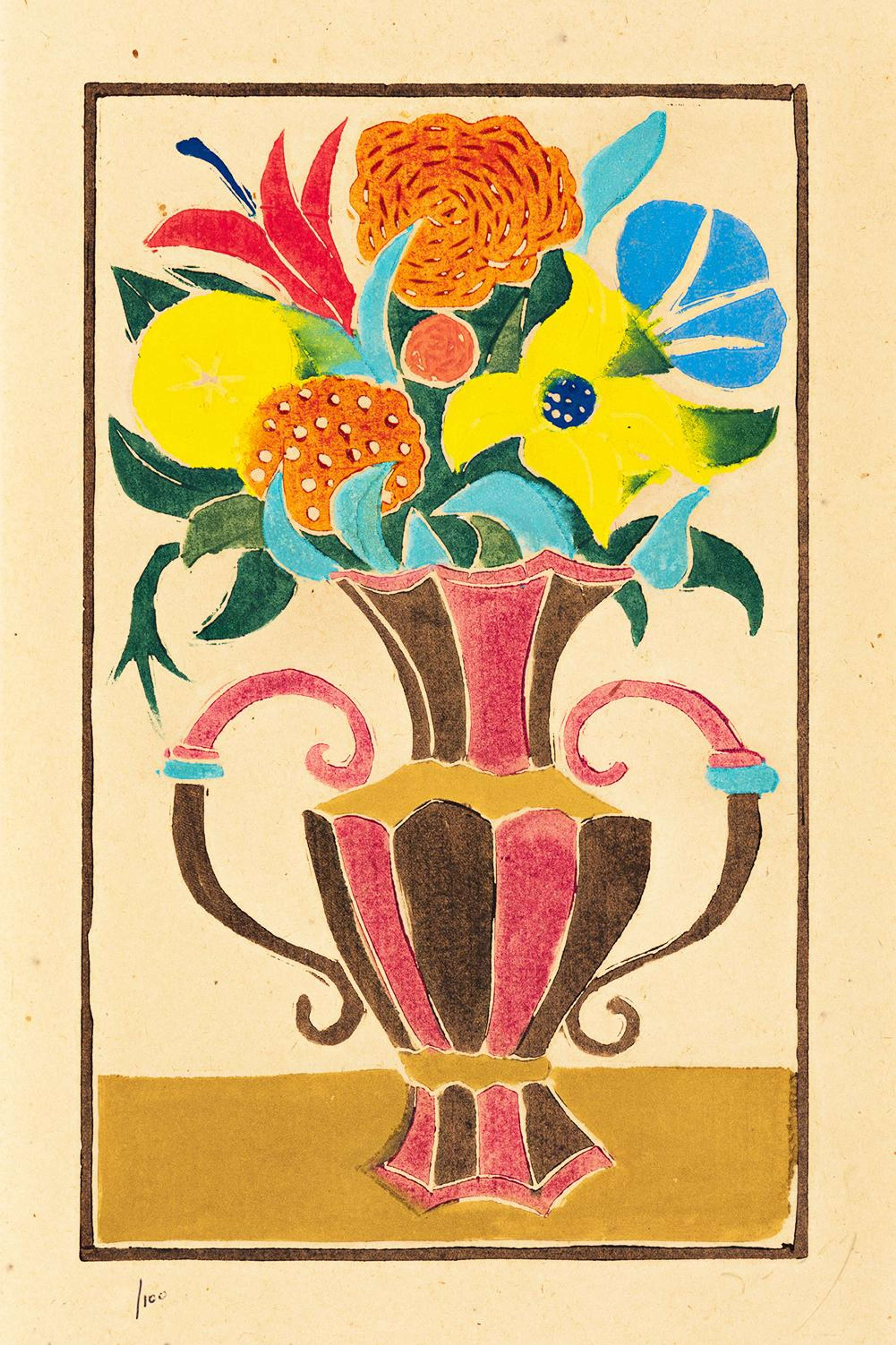 Une représentation colorée d'un vase de fleurs. Le vase est rose et marron, avec des anses élaborées de chaque côté. Les fleurs sont jaunes, roses, bleues et oranges, accompagnées de feuilles vertes. Toutes les formes dans l'estampe sont simplifiées, avec un ombrage minimal. Le vase et le bouquet sont encadrés par un fin rectangle marron.