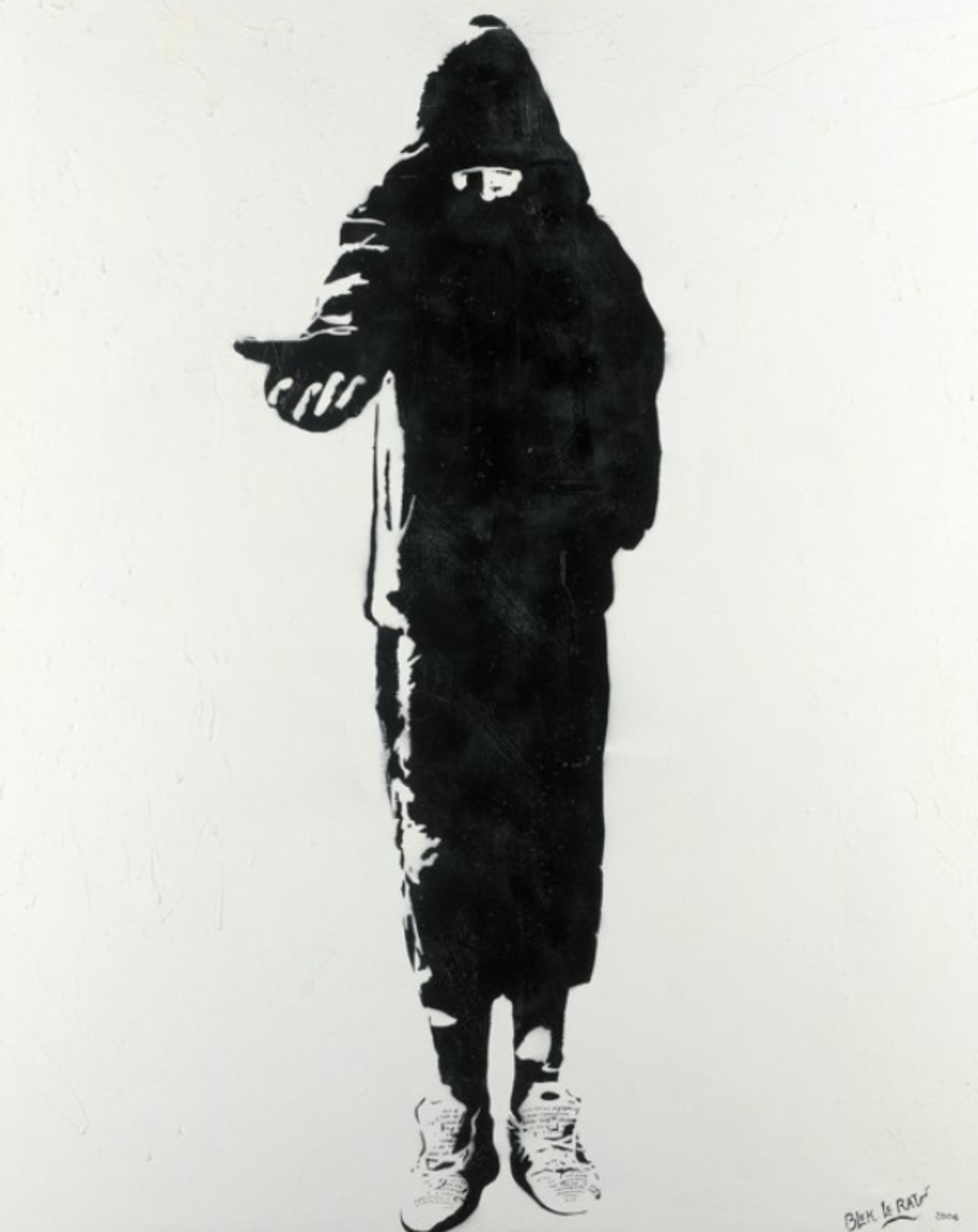Pochoir de graffiti représentant une silhouette encapuchonnée, tête baissée, tendant la main vers le spectateur