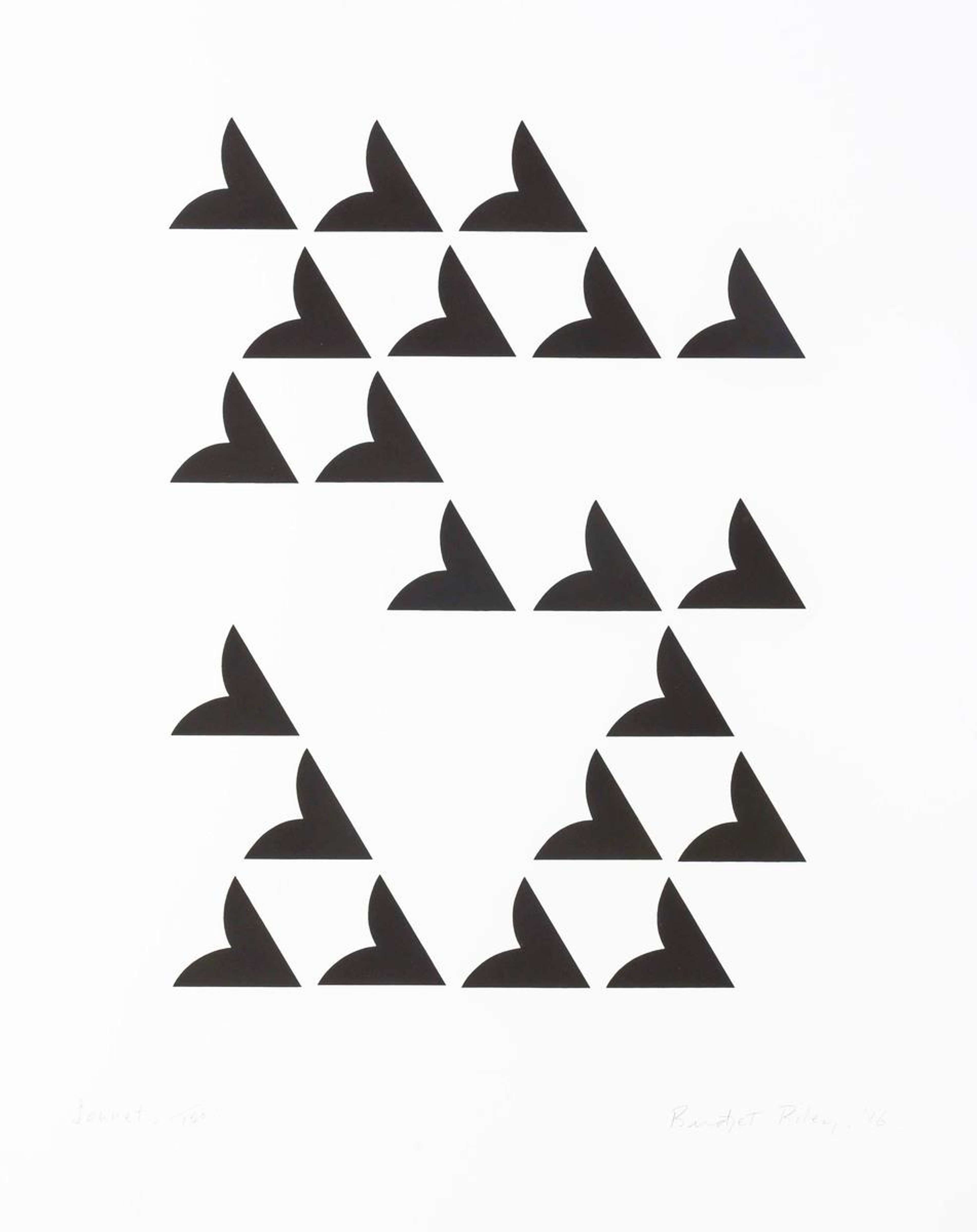 Disposées selon une configuration horizontale, verticale ou diagonale, selon la perception que l'on en a, les formes triangulaires composant « At The Edge » présentent un bord gauche ailé.